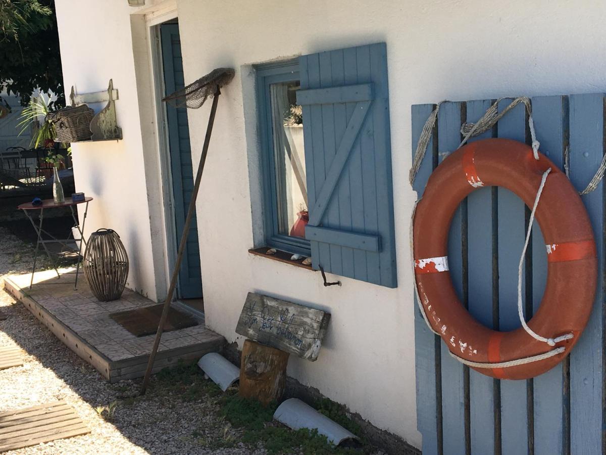 Cabanon De Pecheur En Bord De Lagune Sete Bagian luar foto
